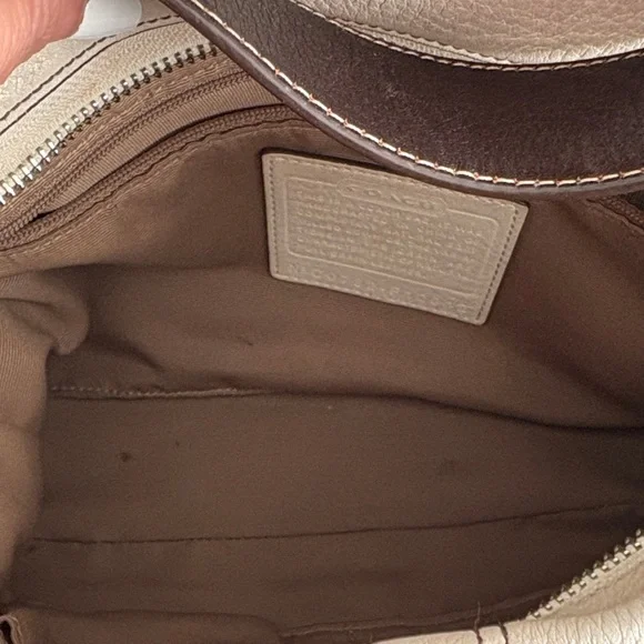 COACH Vintage Hobo Leather C0782-F10942 in EUC - Picture 11 of 12